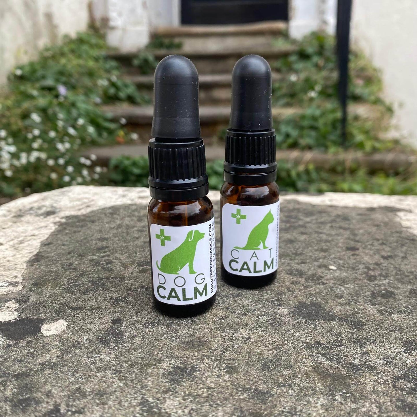 Gold Tree Organics Natural Dog Anxiety Relief CBD Drops in Amber Bottles for Calming Dogs